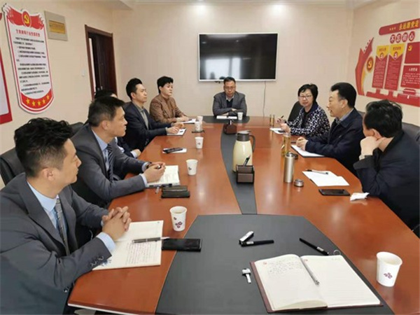 4月22日上午，甘肃省律师协会七届理事会召开第一次会长办公会议。省律协会长赵耀，副会长王祖国、刘吉颖、王亦农、雷声、杨永明，副秘书长董军翔、邹世语参加会议。会议邀请了省律协监事会监事长陈玉萍到会监督。