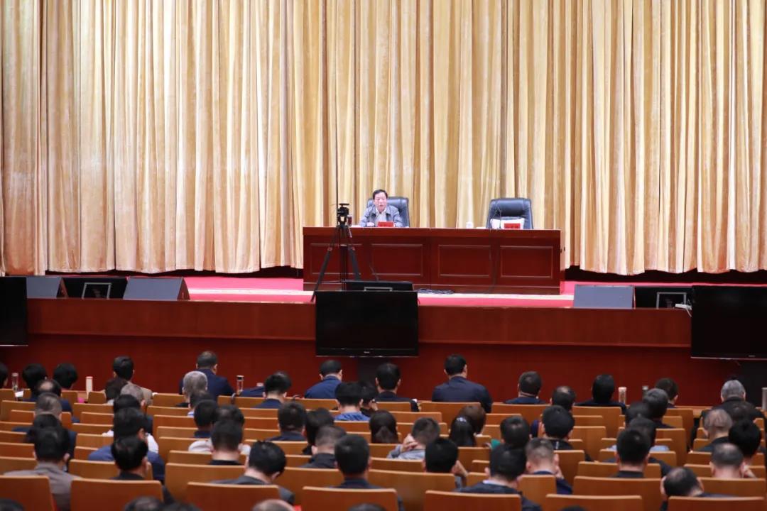 5月19日，甘肃省委依法治省办常务副主任、省司法厅党委书记、厅长牛纪南同志受邀到省委党校（甘肃行政学院）作“全面依法治省”专题报告。他强调，习近平法治思想是马克思主义理论中国化最新成果，是全面依法治国