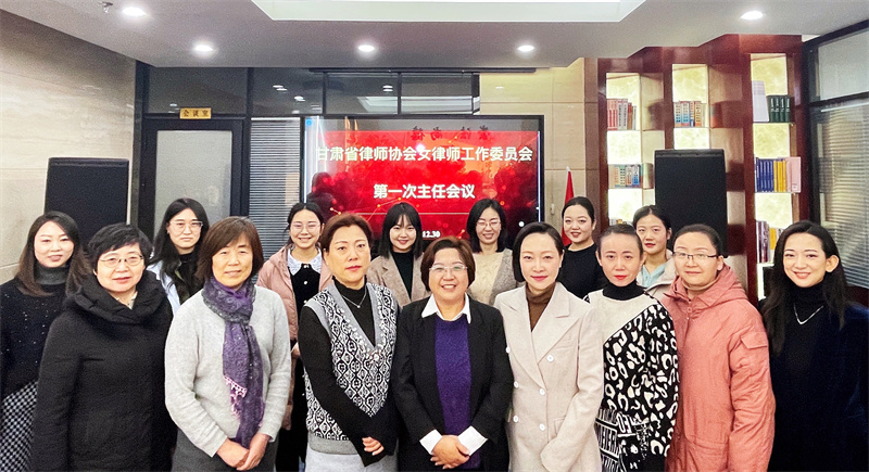 女律师自曝曾为上司当小三，律协的回应与反思