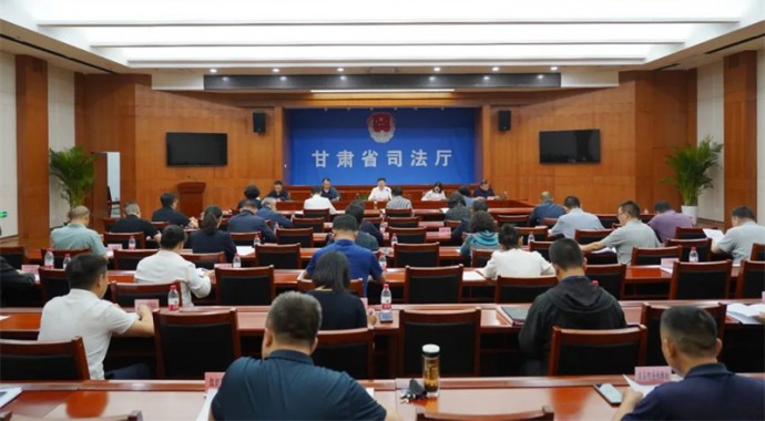 9月20日下午，省司法厅党委召开（扩大）会议，第一时间专题传达学习省委书记、省人大常委会主任胡昌升在省司法厅、省监狱管理局调研时的讲话精神，研究贯彻落实举措。厅党委书记、厅长谢又生主持会议。会议指出在